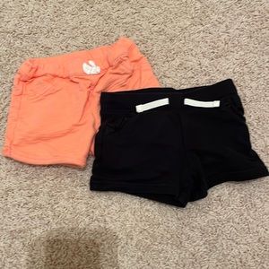 Set of 2 12 month Carter’s shorts